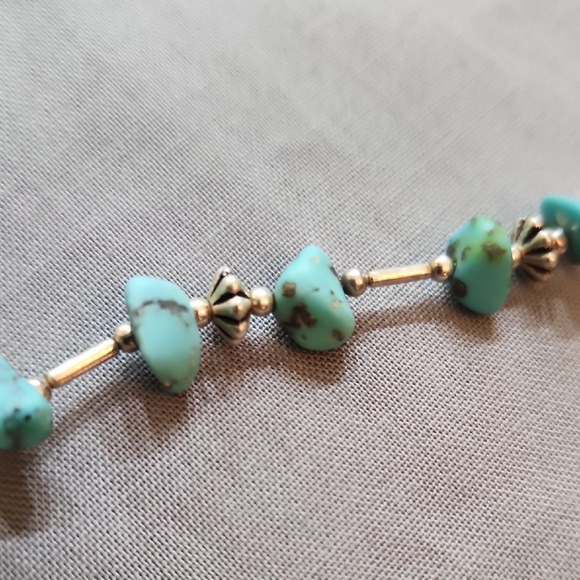 Turquoise and Silver Necklace with Asymmetrical Arrangement - Picture 3 of 3